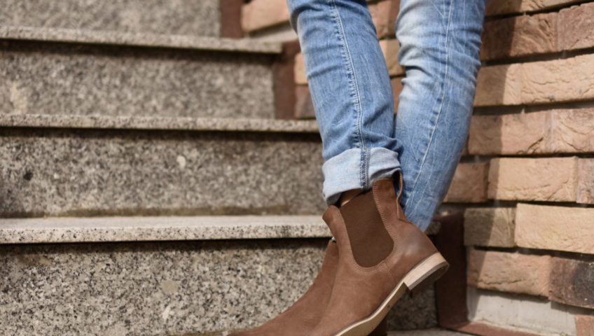 Jak dbać o botki damskie skórzane?